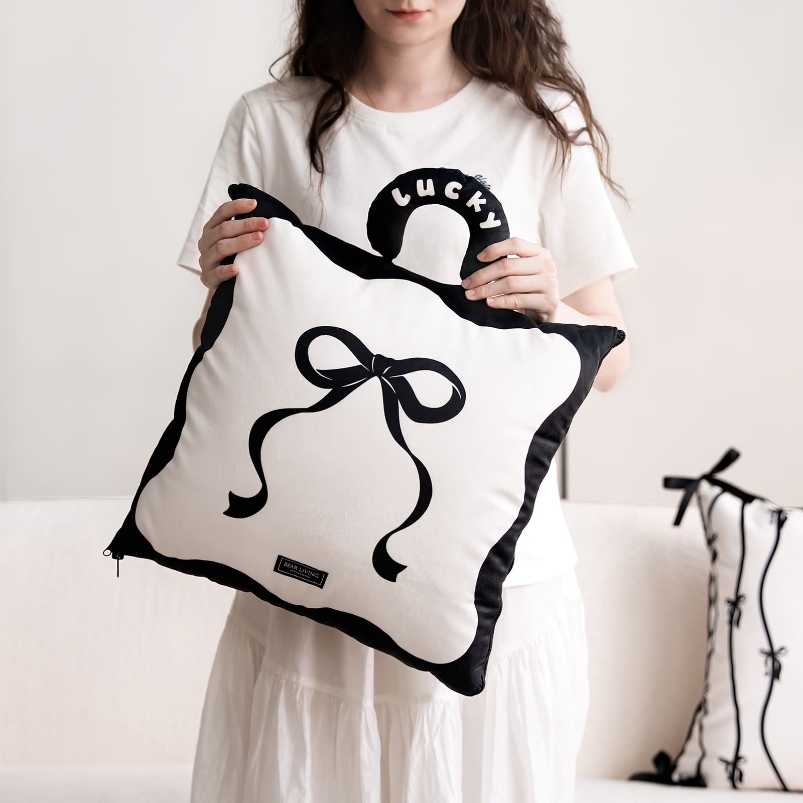 Bow multifunctional fashionable hand-carry pillow blanket dual-use car sofa throw, 2-in-1 office nap accessory