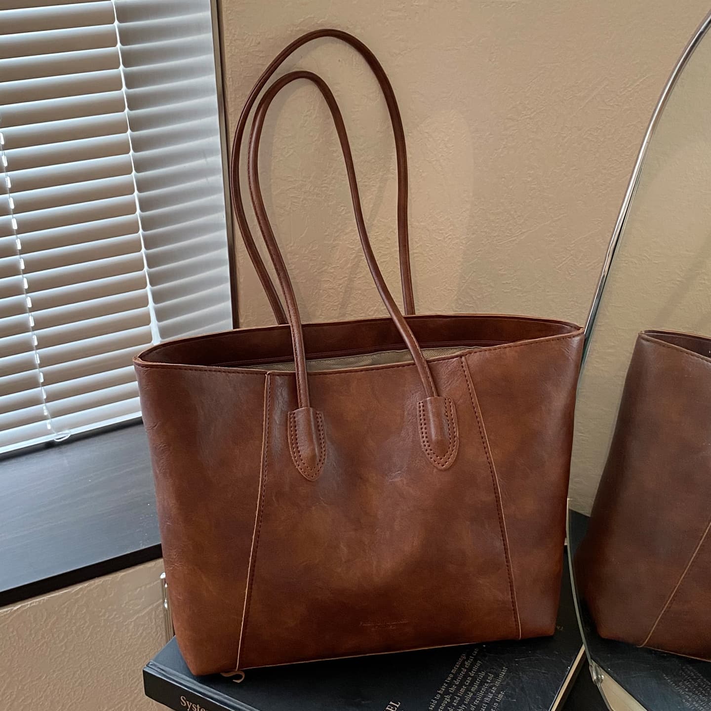 Cross-border Wholesale Women's Bag 2026 New Style Premium Vintage Shoulder Bag Large Capacity Tote Bag Commuter Large Bag