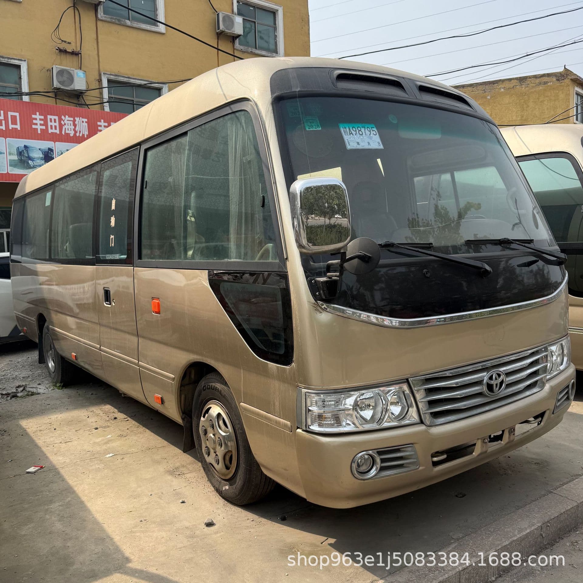 Exported Toyota Coaster used passenger bus with National III emission standard, 30 horsepower engine, Toyota 23-seater commercial vehicle