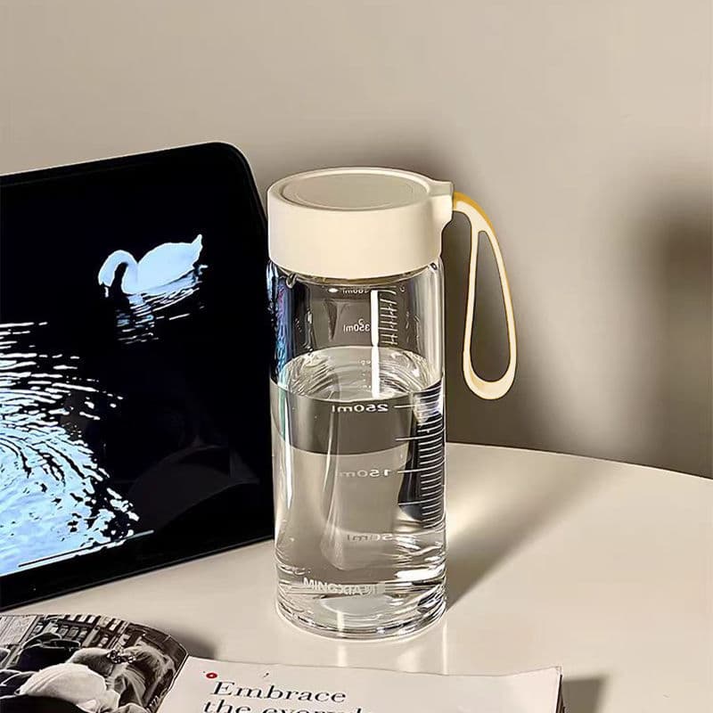Instagram-worthy large-capacity graduated glass cup with lid for women's office use, portable juice and milk container
