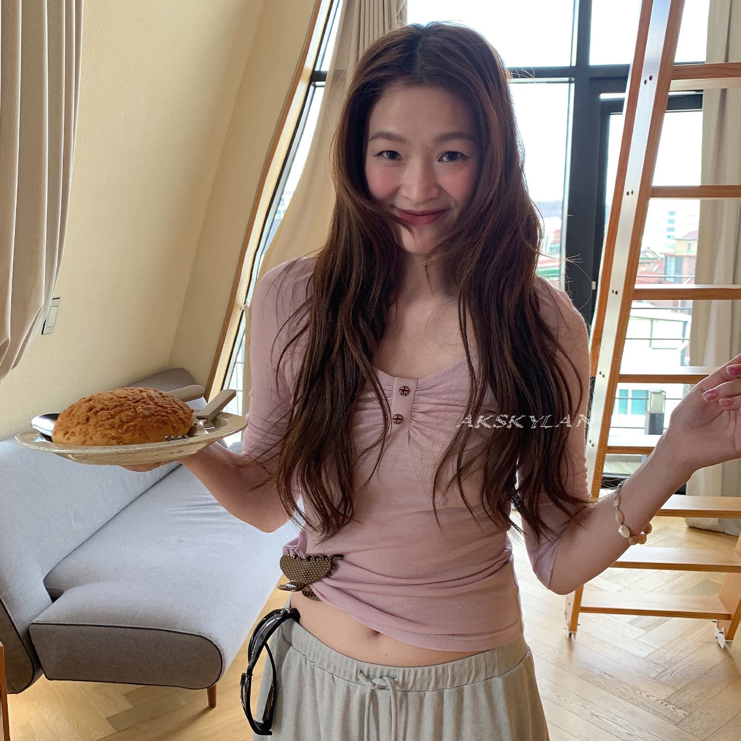 Akskylan Korean Style 100% Wool Knitwear Women's Slim Fit Versatile U-Neck Pleated Three-Quarter Sleeve T-Shirt Top