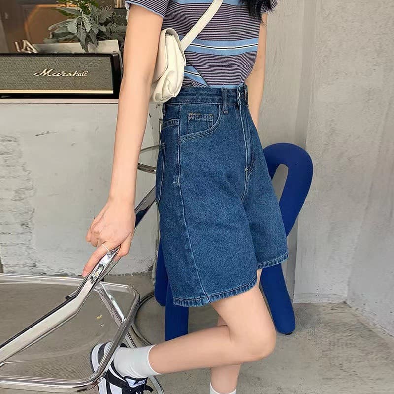 High-waisted denim shorts for women summer loose 2026 new style straight wide-leg five-quarter pants thin section slimming mid-pants
