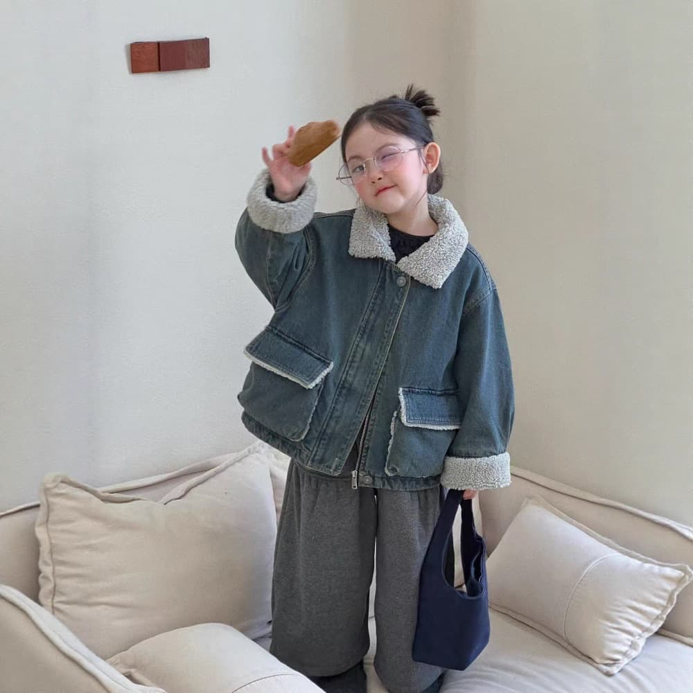 Girls' Jacket 2025 Winter New Collection, Children's Elegant Quilted Warm 3D Pockets Fur Collar Retro Blue Denim Coat