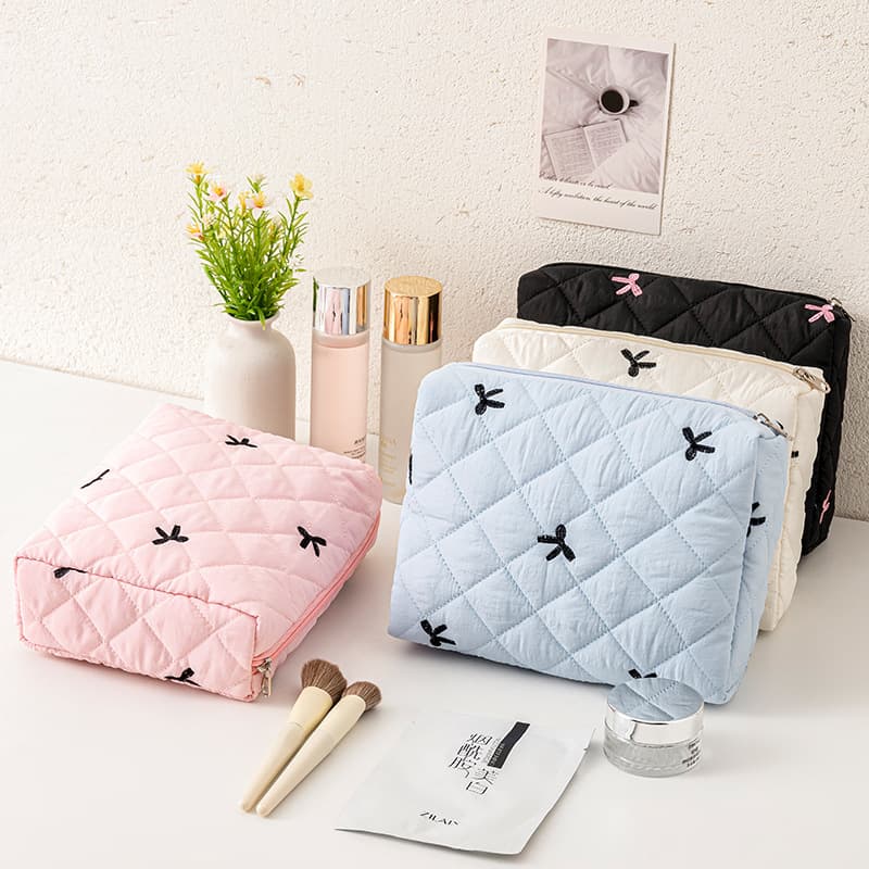 New Floral Quilted Cosmetic Bag Women's Travel Portable Skin Care Toiletries Bag Simple Large Capacity Soft Storage Bag