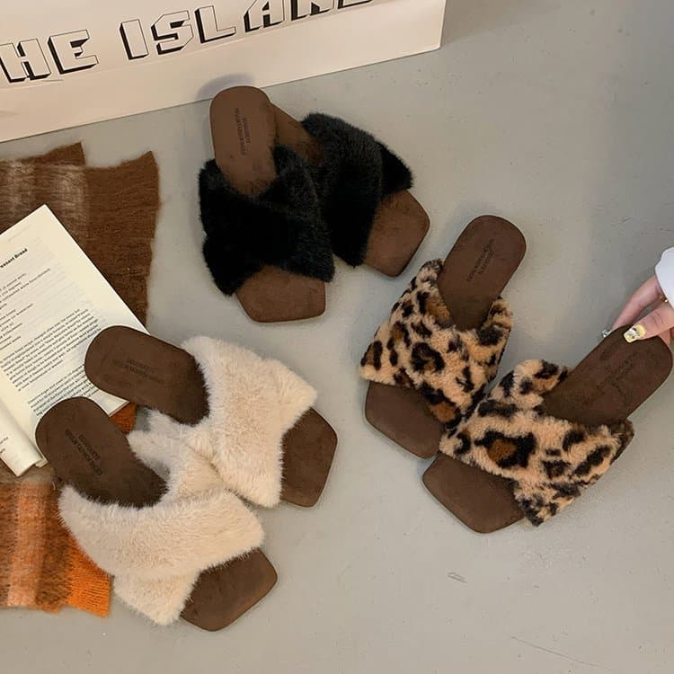 Internet Famous Furry Slippers Women Outdoor 2025 Autumn Mink Fur Cross Flat Leisure Cotton Slippers Lazy Mules