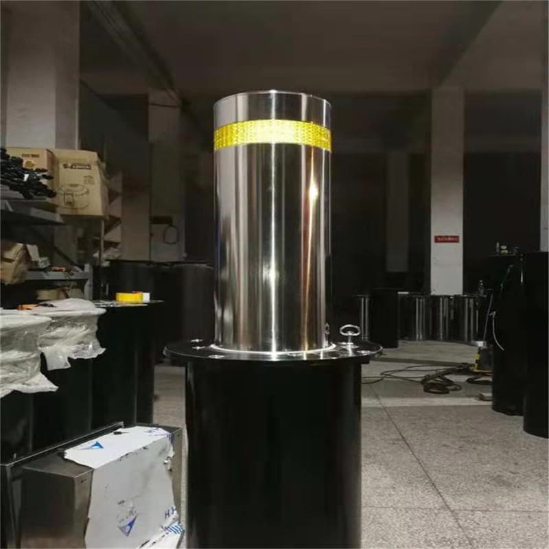 Stainless Steel Semi-Automatic Rising Anti-Collision Post Manual Fixed Road Bollard Warning Barrier Vehicle Blocking Post Retractable Ground Bollard