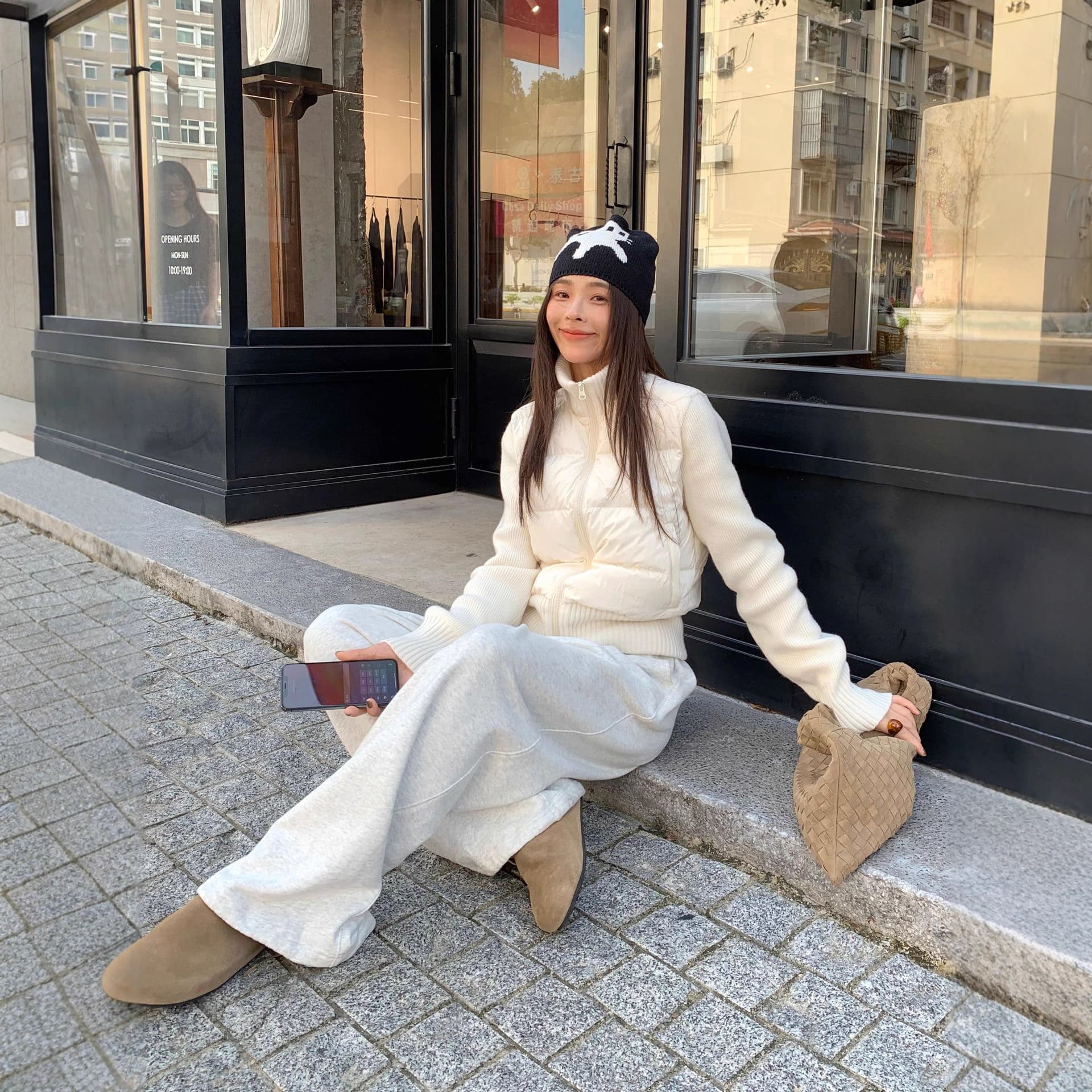 TTOO VOUIS Autumn New Style 2293 Knitted Sleeve Patchwork 90% White Duck Down Lightweight Warm Padded Coat for Women Thick