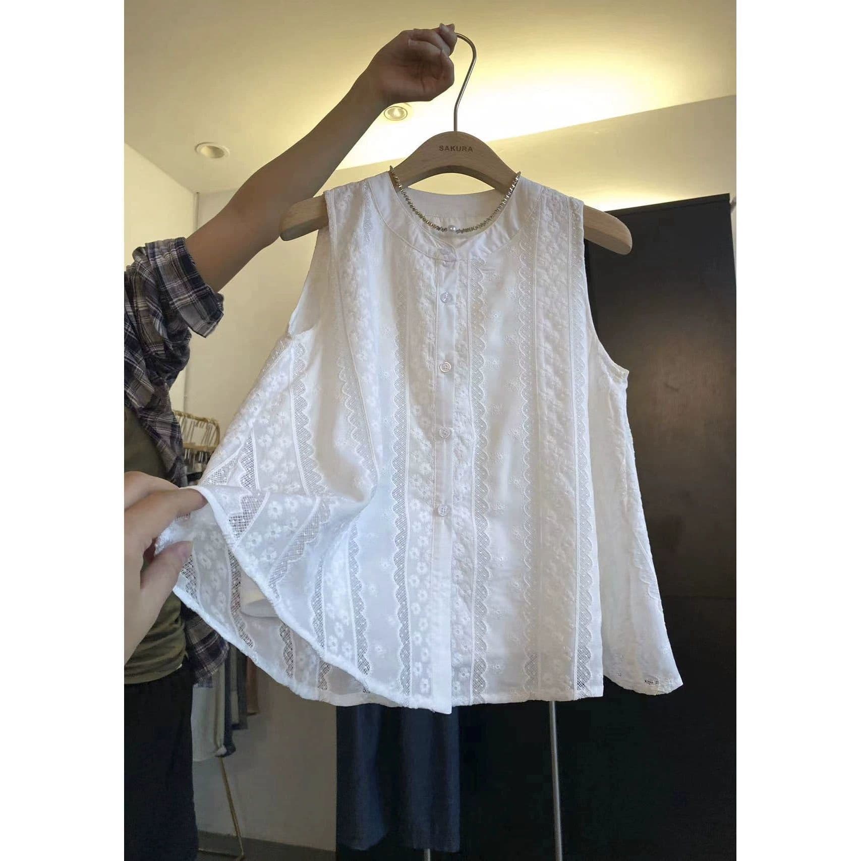 2026 Summer Fresh Women's Fashionable Embroidered Lace Trim Solid Color Sleeveless Lined Camisole Babydoll Top