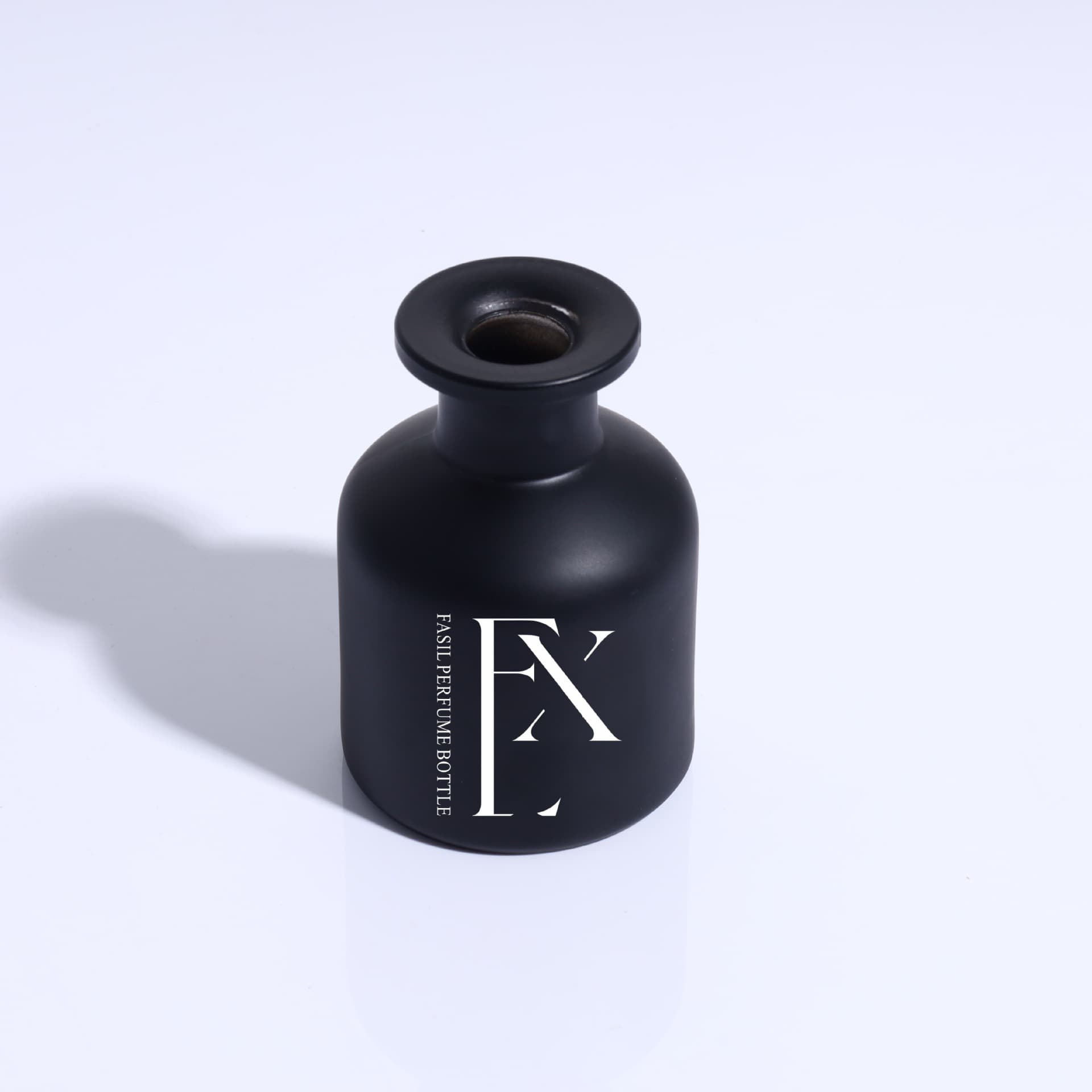 Factory direct sales of high-looking aromatherapy atmosphere empty bottle high-looking color empty bottle Aromatherapy bottle