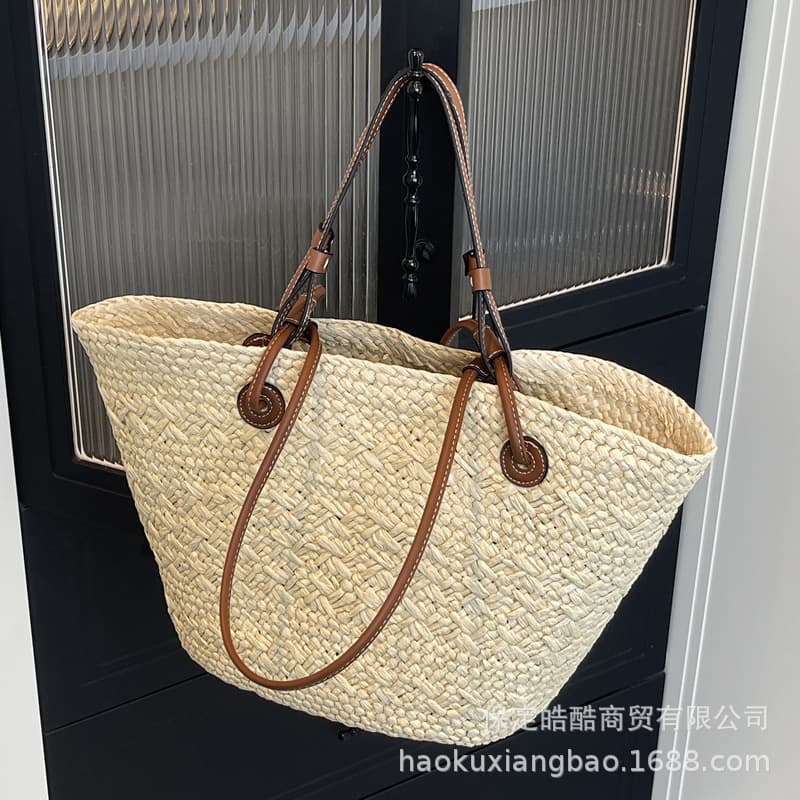 Women's Basket Bag 2026 New Spring Summer Handwoven Shoulder Bag Large Capacity Crossbody Straw Tote Bag