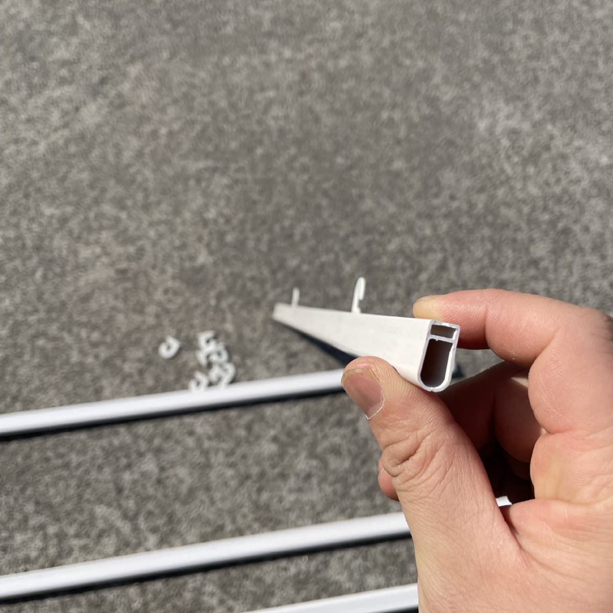 Manufacturer Direct Wholesale Map Matching Upper and Lower Plastic Hanging Rods, White PVC Map Scroll Rods