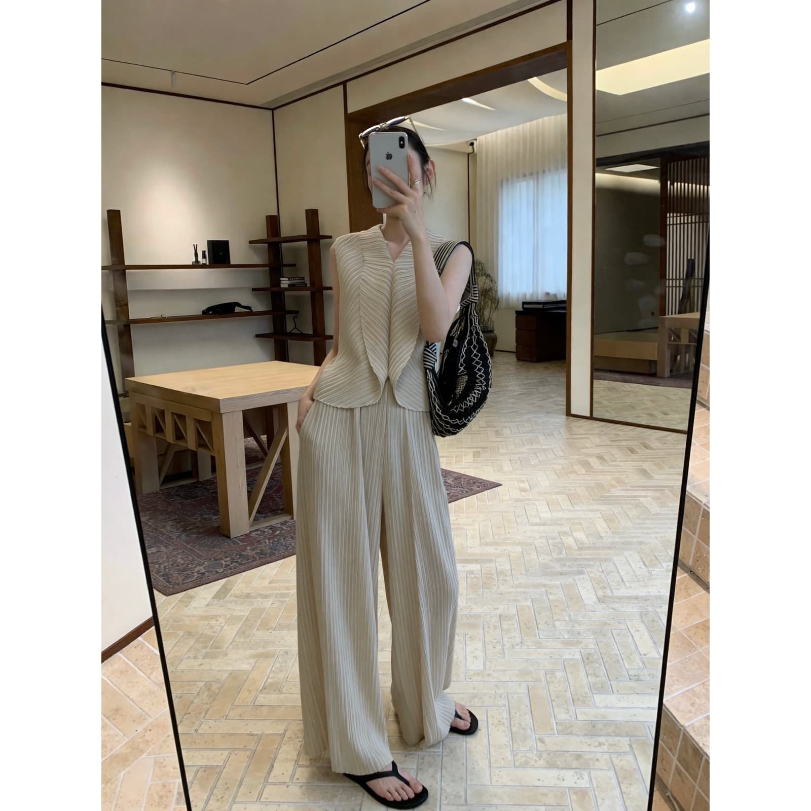 Zhe Jia - Pleated Sleeveless Top Women Summer Elegant Minimalist Versatile Three-Dimensional Cut Solid Color Vest Top 1865