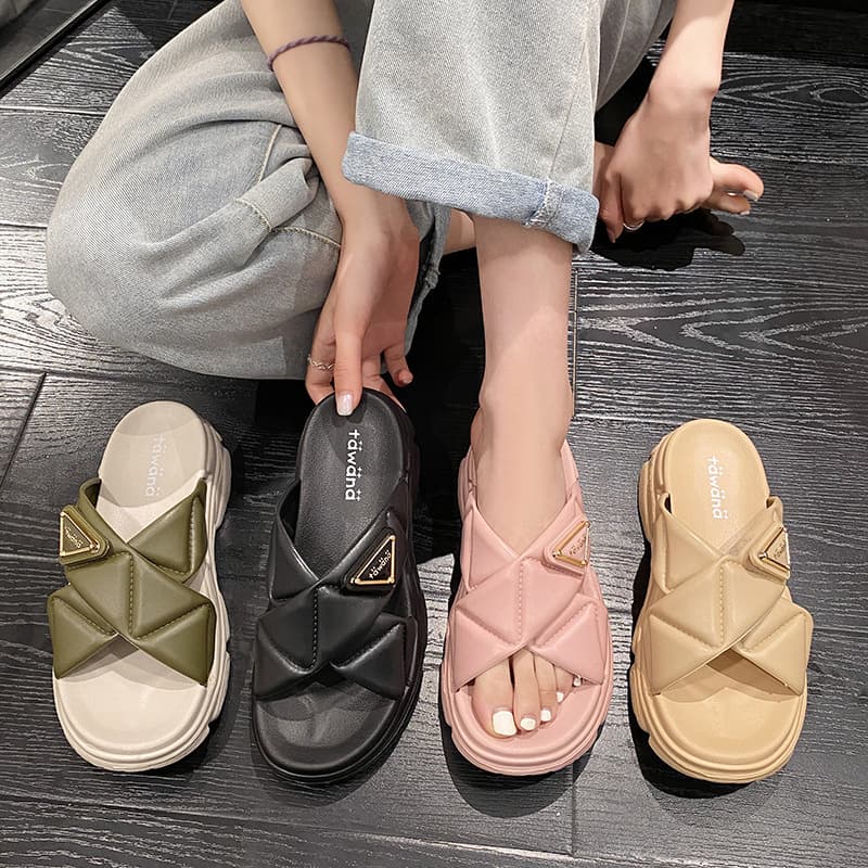 2023 New Style Flat Slide Sandals for Women Fashion Summer Thick Sole Non-Slip EVA Flip Flops Factory Wholesale