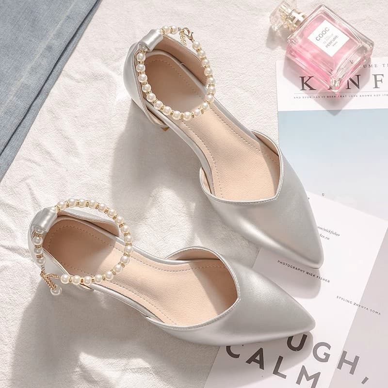 Silver Beautiful Closed-Toe Sandals for Women with Pearl One-Strap, 2025 Summer New Arrival, Pointed Toe, Small Size 33, Mid-Heel Shoes