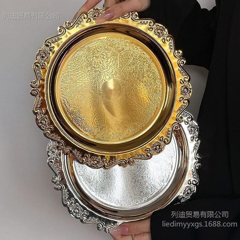 Ins Vintage Carved Metal Small Tray, Aromatherapy Candle Plate, Jewelry Display, Palace Style Coffee Shop Photo Prop