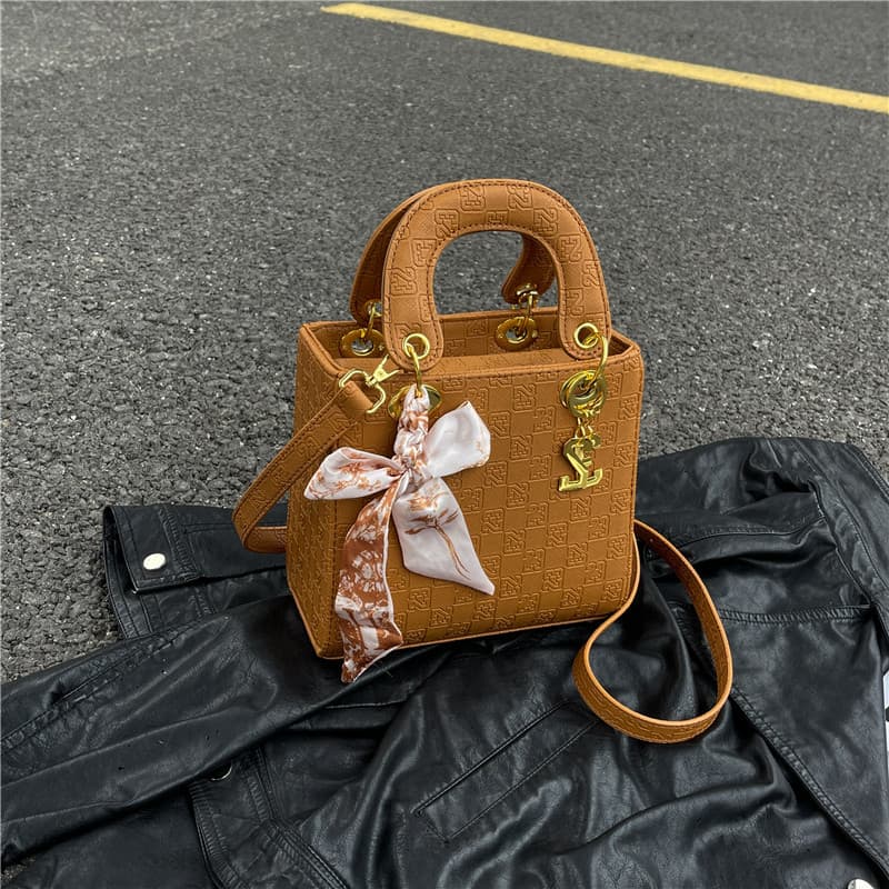 High-Quality Light Luxury Lady Dior Bag Women 2025 New Shoulder Crossbody Bag Textured Versatile Heavy Embroidery Handbag