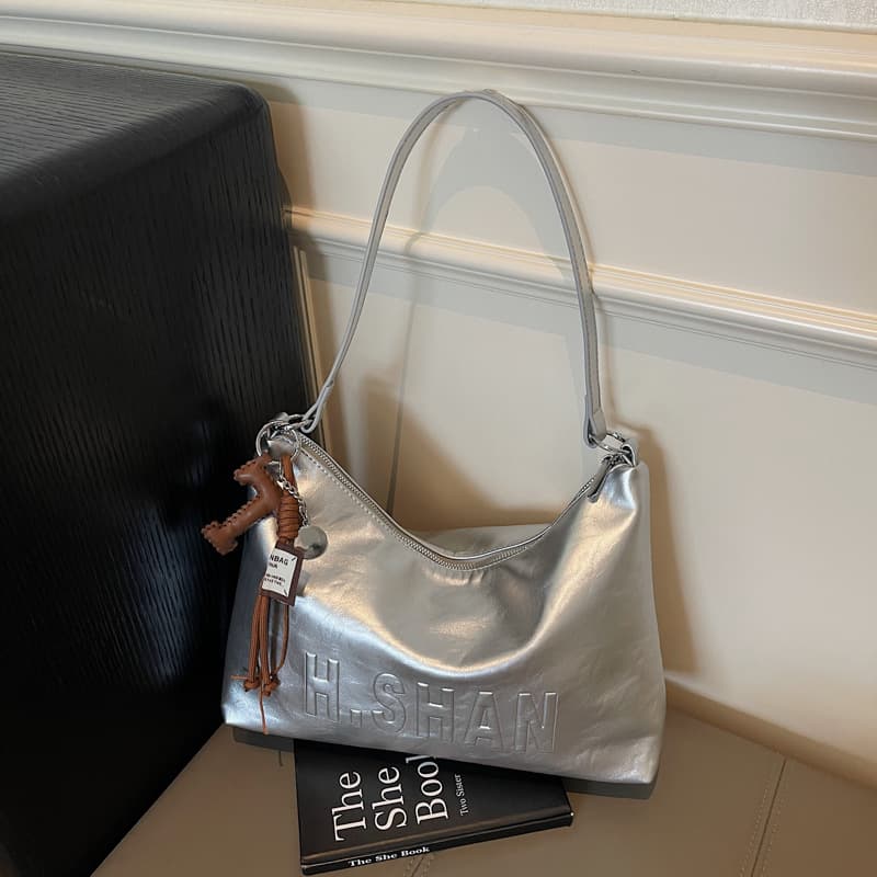 New Fashion Tote Bag Large Capacity Textured Shoulder Bag for Women Spring Summer Crossbody Commuter Outing Tote Bag