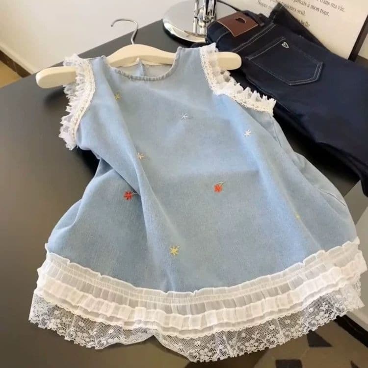 Girls 2026 Summer Sleeveless Vest Soft Denim Dress Fashionable Lace Trim Embroidered Round Neck Dress