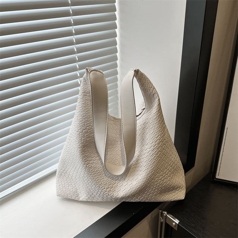 Large Capacity Bag Women 2025 New Trendy Fashionable Versatile Shoulder Underarm Bag New Style Commuter Chic Tote Bag