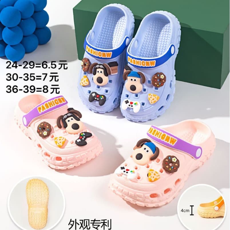 Cross-border e-commerce import and export hot-selling 3D cartoon pattern children's toddler and large children's perforated sandals 2591-5