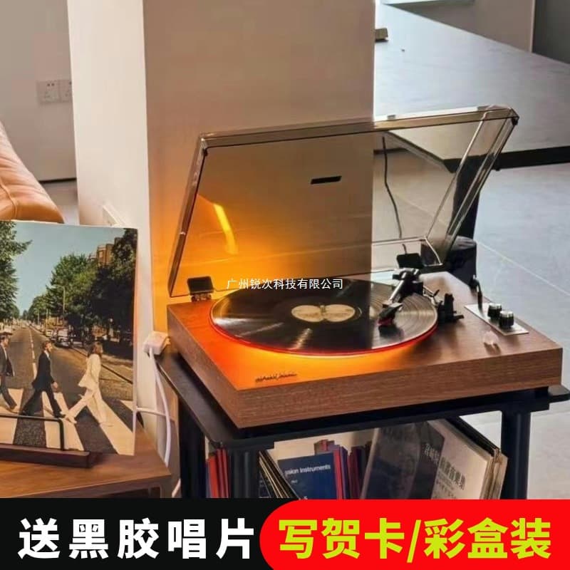 Vintage vinyl record player, gramophone, European-style Bluetooth speaker for living room, decorative item, wedding gift, housewarming gift.