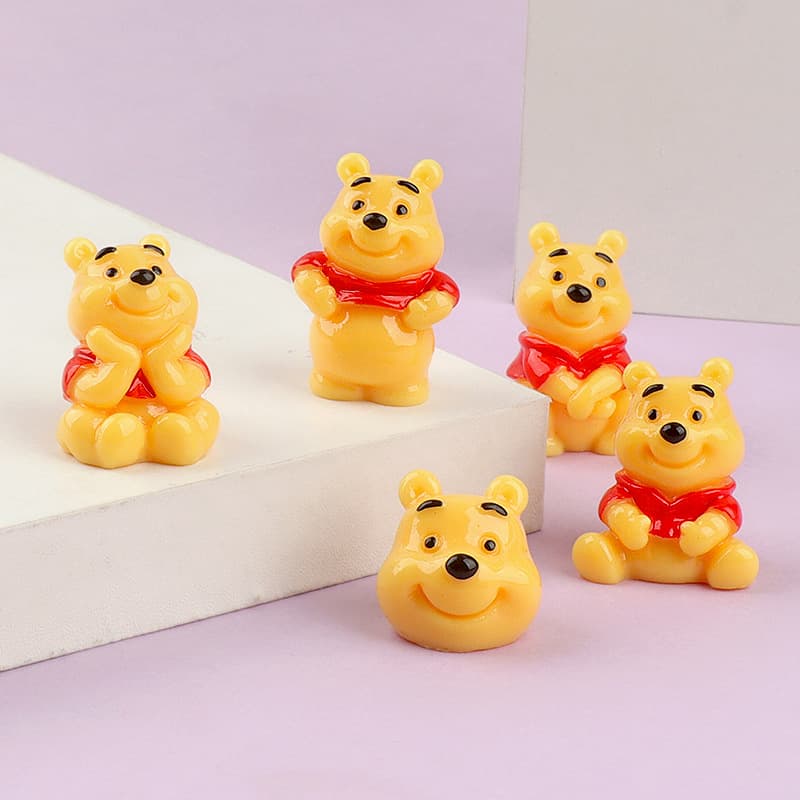 Three-dimensional Winnie the Pooh Resin Accessories Micro Landscape Car Desktop Ornaments DIY Mobile Phone Chain Key Chain Material Handmade