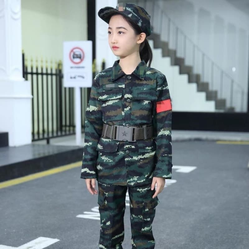 Camouflage uniform set for men and women, suitable for military training, durable, wear-resistant, thin and breathable for summer and autumn, ideal for factory work.