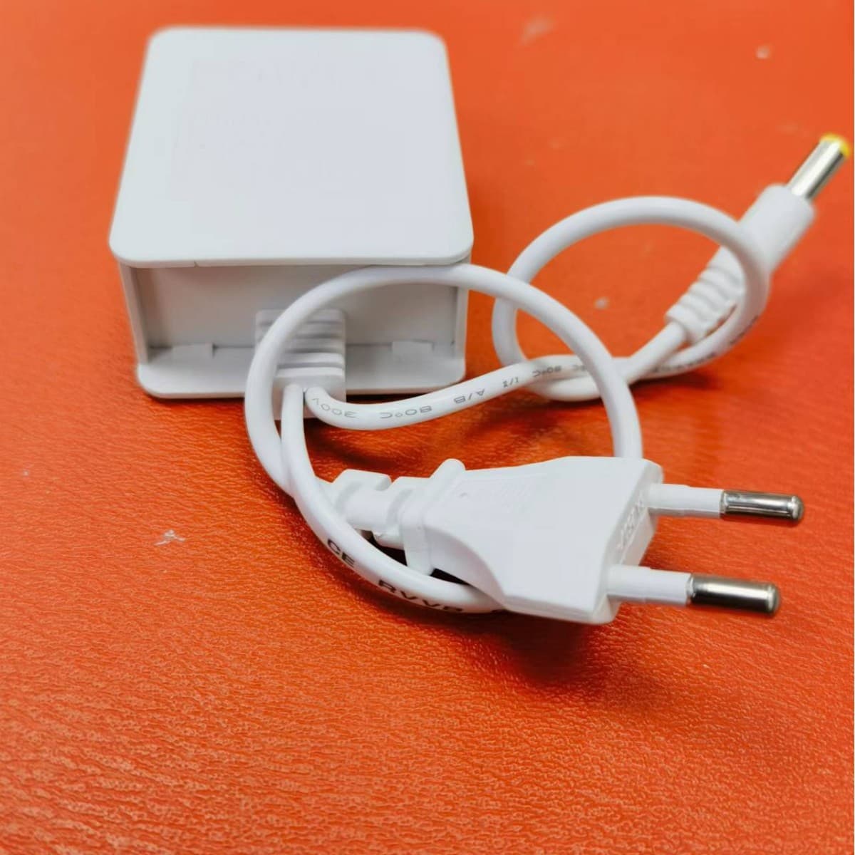 Outdoor waterproof power adapter DC12V 2A, outdoor wall-mounted power box, surveillance camera power plug.