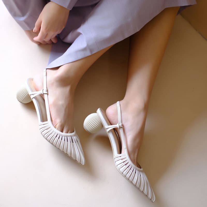 French toe sandals for women in summer white pointed toe soft leather slimming hollow evening evening back empty shoes for women in summer with mid-heel