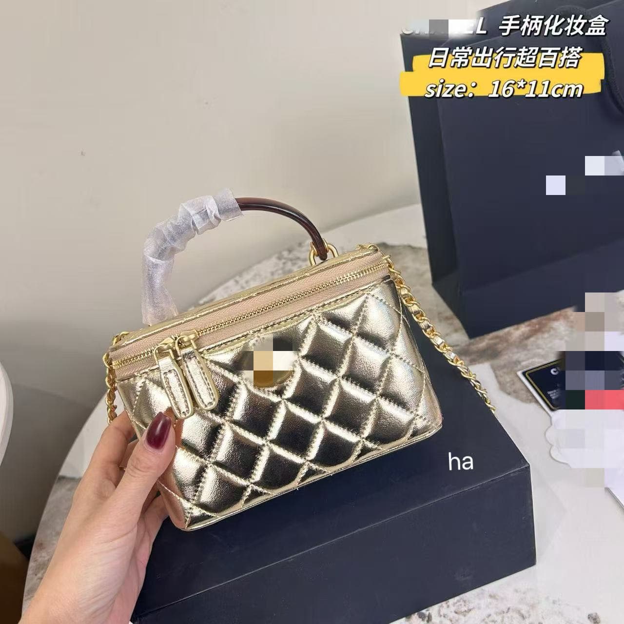 Classic Gold Logo Diamond Quilted Lambskin Box Bag Versatile Fashionable Shoulder Crossbody Handbag for Women Mature Elegant