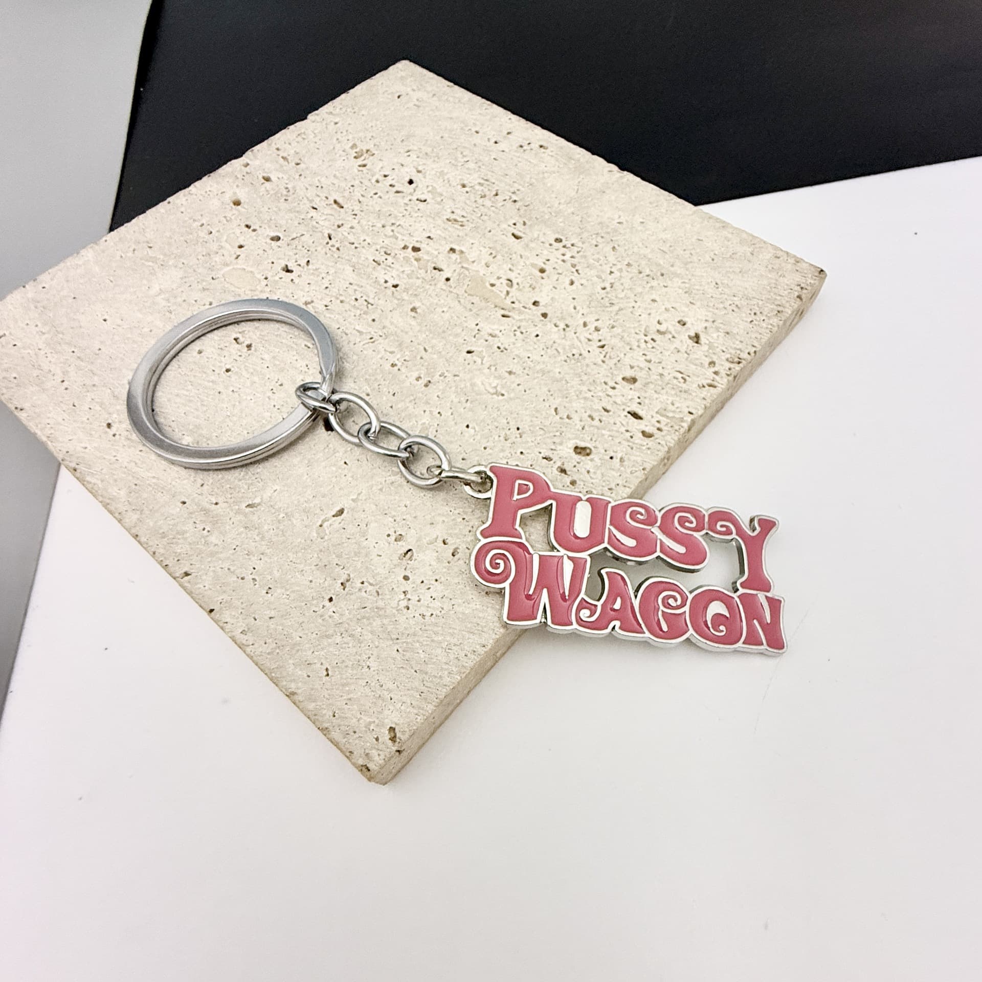 European and American accessories, movie merchandise Kill Bill keychain, Pussy Wagon key ring
