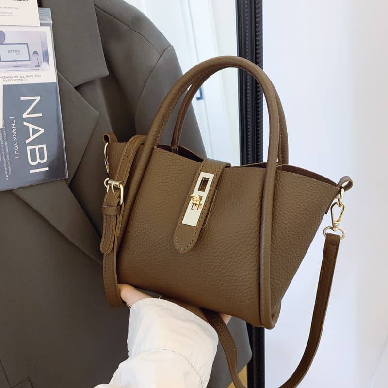 French Vintage Single Shoulder Bag, Niche Crossbody Bag for Women, Versatile Fashion Handheld Bucket Bag, Trendy Internet Celebrity Same Style Bag