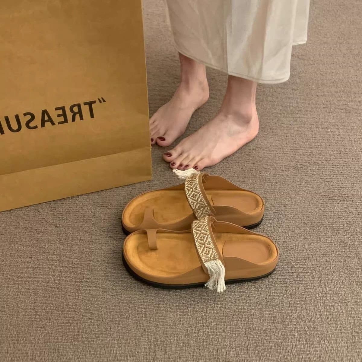French Retro Raised Heel Toe-Loop Beach Sandals Women's Shoes 2026 Summer New Stylish Slippers