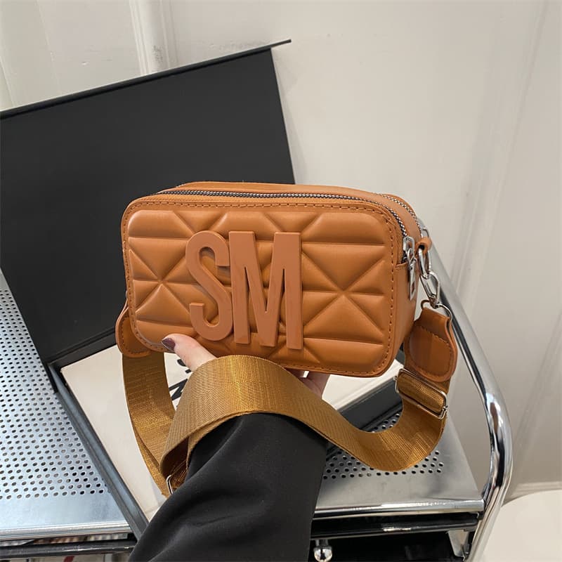 2026 Spring New Camera Bag Wide Shoulder Strap Letter Trend Small Square Bag Fashion Shoulder Bag Western Style Crossbody Bag Women