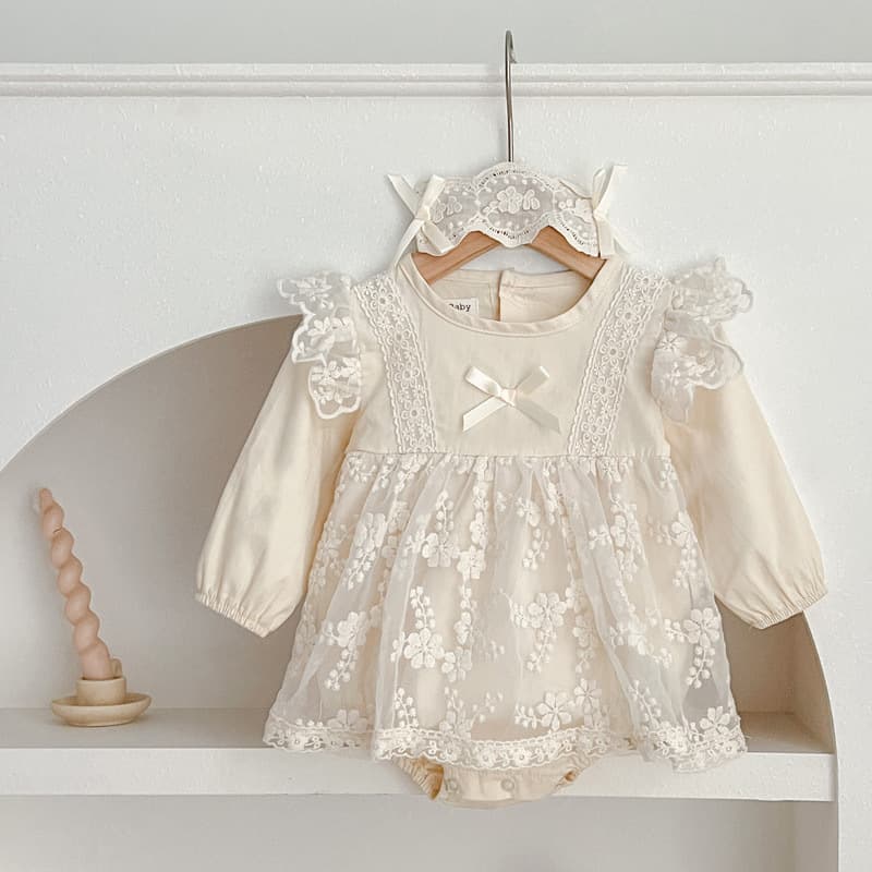 Long-sleeved lace newborn clothes, rompers, women's spring Korean clothing, baby bags, baby onesies