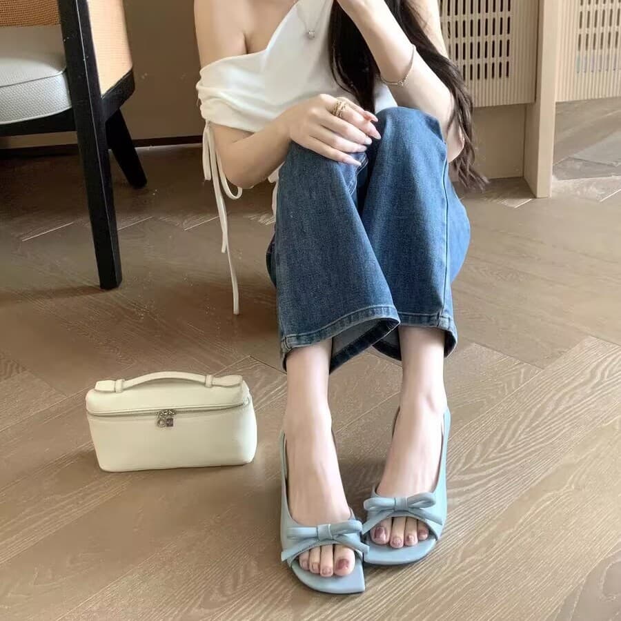 In Stock 2026 New Style Heel Height 5.5cm French Diagonal Cut Square Toe 3D Bow Backless Sandals for Women