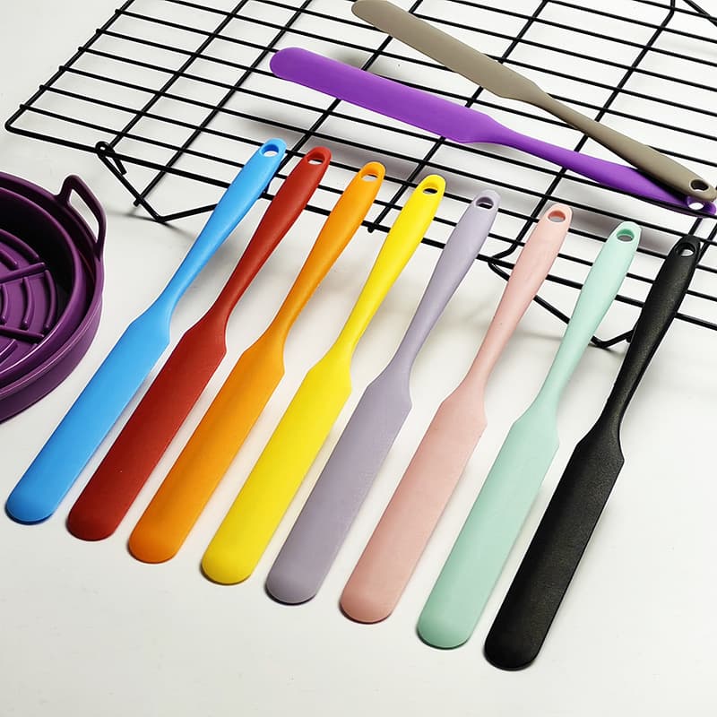 Silicone Spatula Scraper, One-Piece Fully Enclosed Cake Spreading Knife, Baking Tool for Jam, Cheese, and Cream Spreading