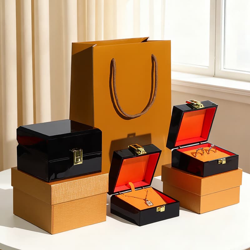 High-end gold jewelry piano paint jewelry box ring bracelet pendant three gold box package decoration gift box