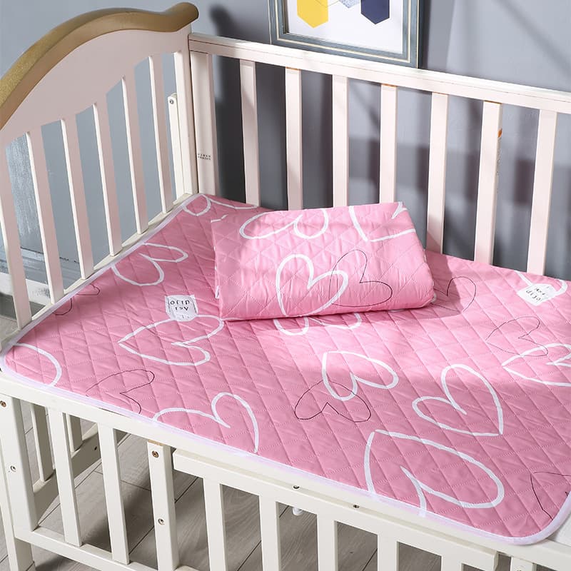 Wholesale 70*90 waterproof pads for infants and toddlers, skin-friendly waterproof mattresses, women's menstrual pads, elderly care pads, eco-friendly cotton.