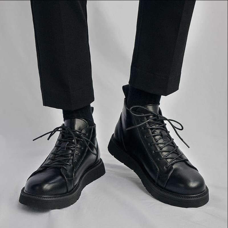 Autumn cowhide black high-top combat boots men handsome British motorcycle ins leather shoes Hong Kong style mid-top work trendy shoes