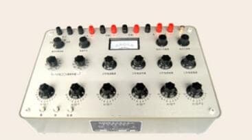Z High Potential DC Potentiometer Model: G2G2-UJ25 Warehouse Number: M32410