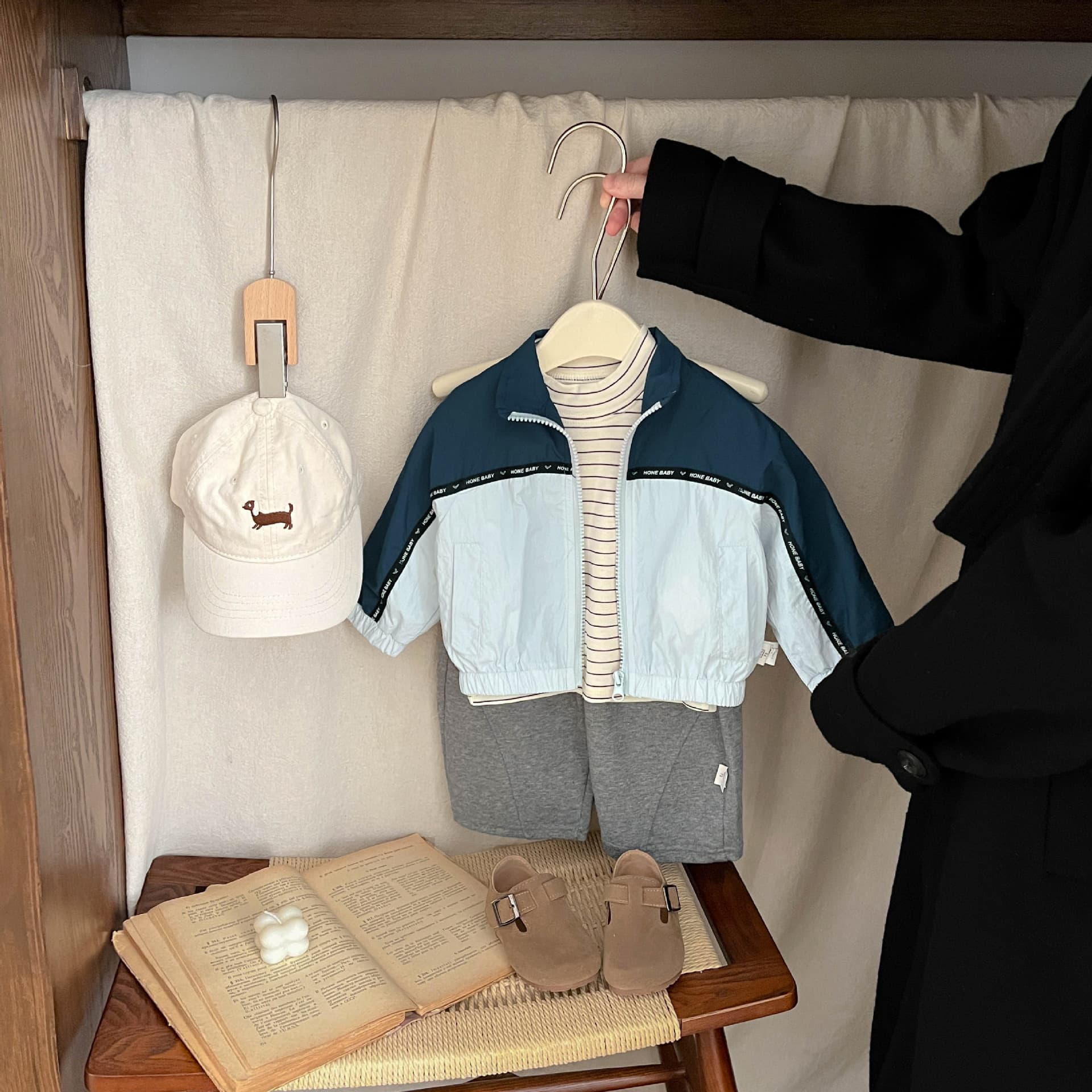 Korean baby spring coat, new style baby clothes, stylish color-blocked stand-up collar fashion jacket, versatile top, trendy