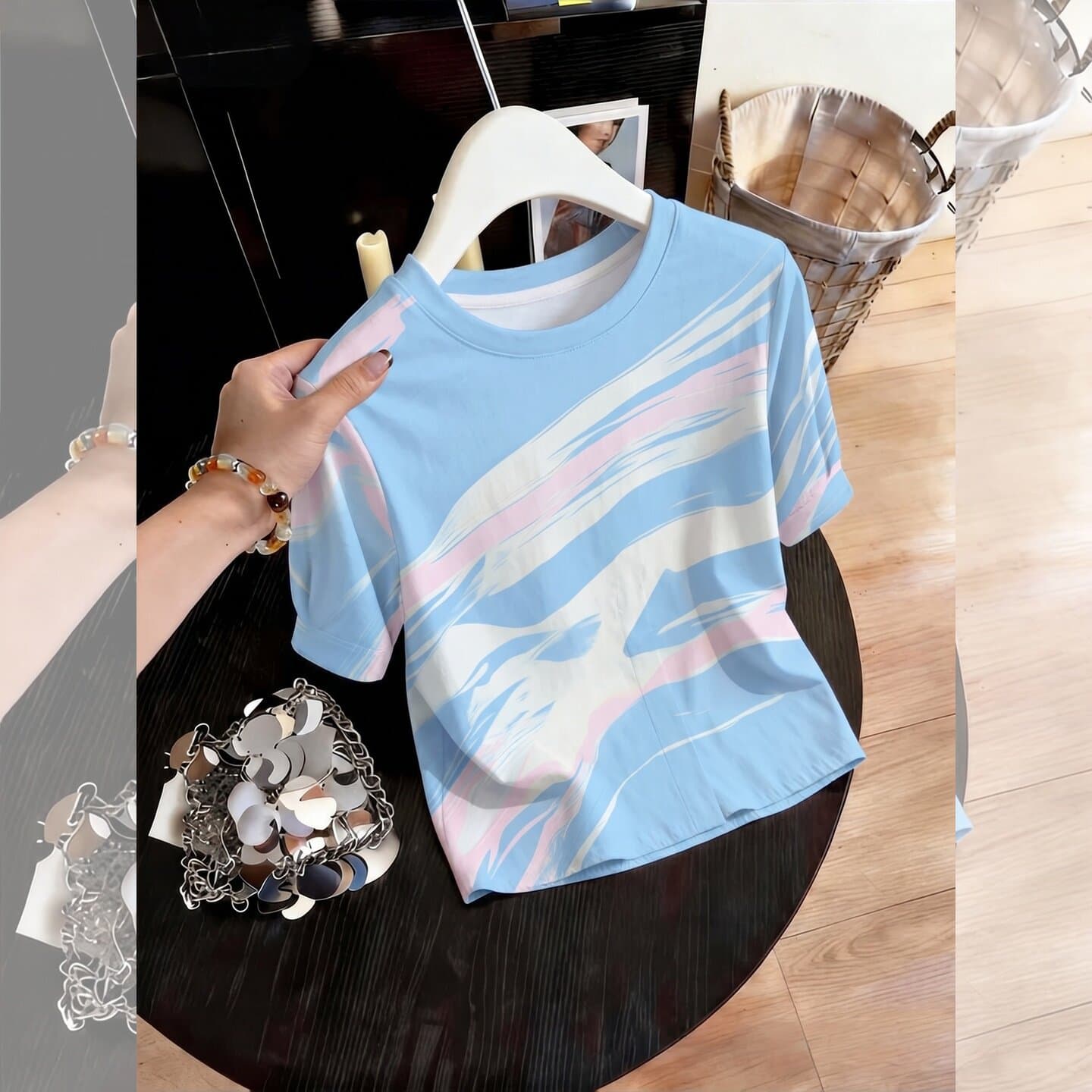 Korean Commute Style Blue Iridescent Loose Short Sleeve T-Shirt for Women 2026 Summer Stunning Playful Top Commute Outfit