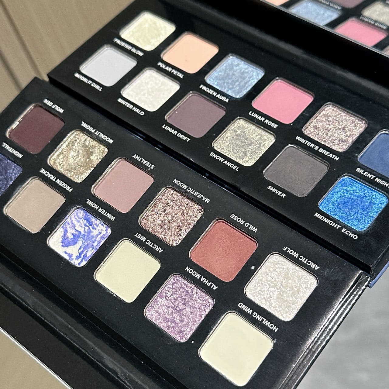 Twelve-Color Wolf Moon Color Series Snow Moon Palette Eyeshadow Highlighter Tear Bag Brightening Pearlescent Shimmer Matte Comprehensive Contour Powder Palette