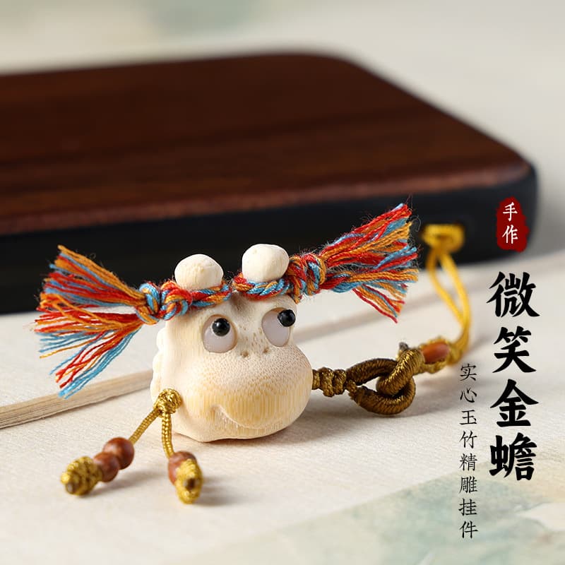 Smiling bucktooth golden toad pendant gold wire bamboo carvings playing guaguacai mobile phone chain creative lanyard pendant gift