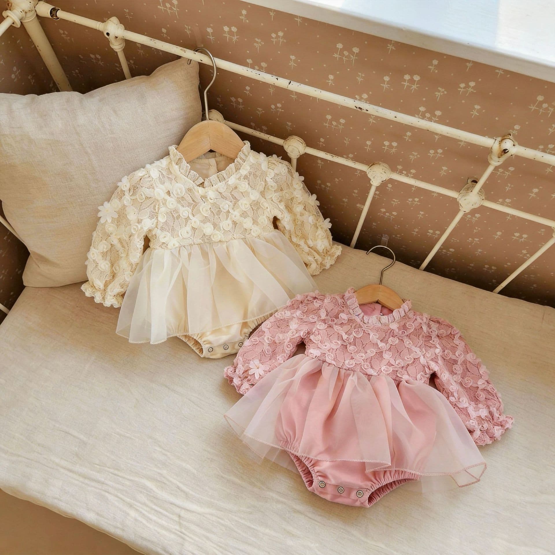 2026 Autumn Baby Girl Sweet Princess 3D Flower Mesh Ruffle Collar Long Sleeve Dress Bodysuit