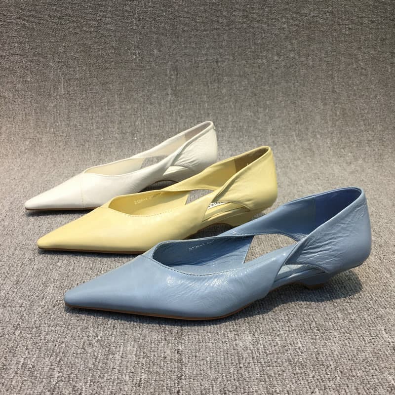 Women's Spring/Autumn New Style Oil Wax Leather Fashion Hollow Out Cat Heel Shoes Women's Pointed Comfort Low Heel Single Shoes