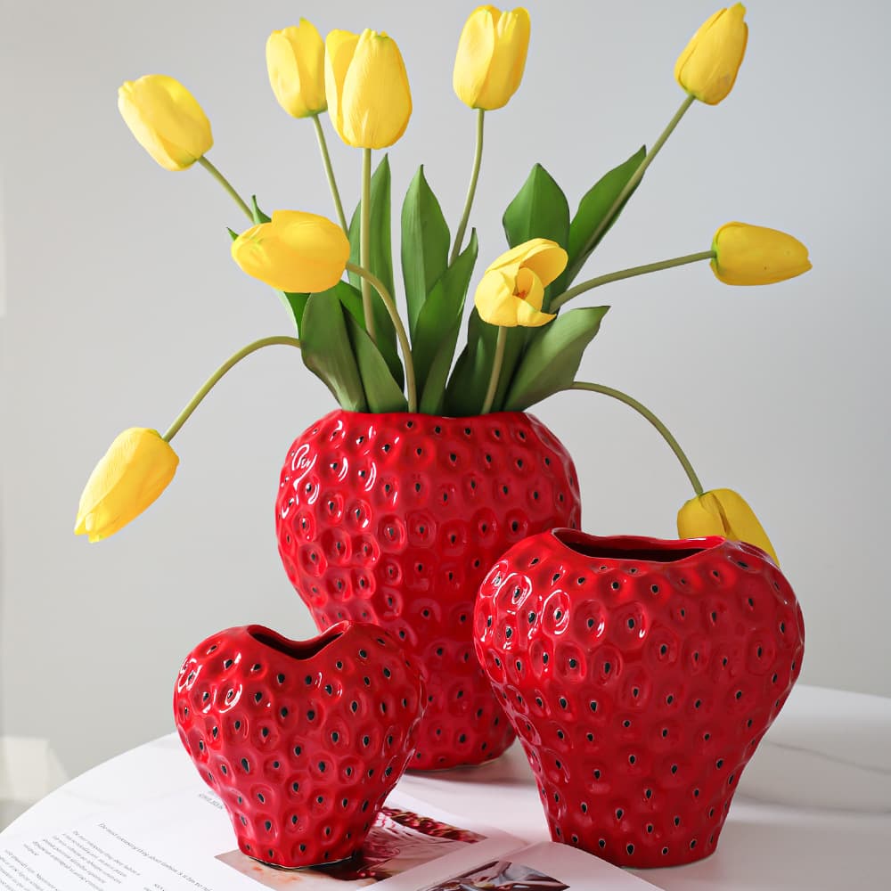 Strawberry Vase Ceramic Premium Aesthetic B&B New Year Art Decoration Ins Fruit Flower Vase Red Export