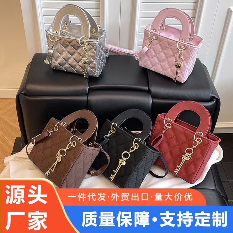 New Diamond Quilted Handheld Crossbody Bag Vintage Brown Lady Dior Style Shoulder Bag Versatile Fashion Keychain Pendant Women's Bag