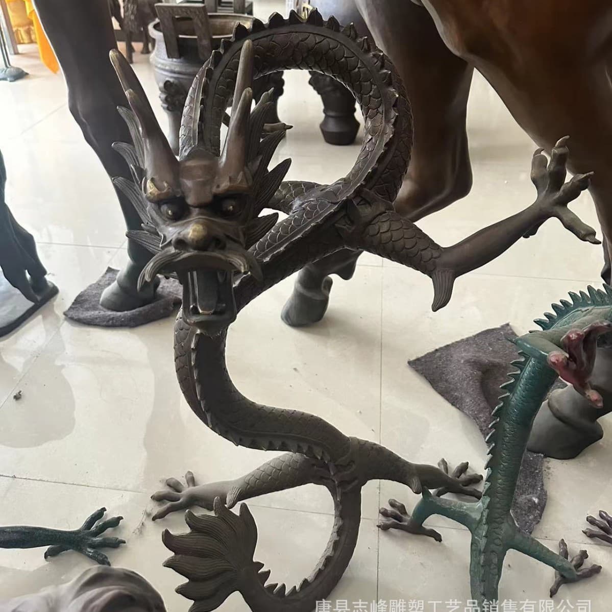 Bronze Dragon Sculpture Feng Shui Bronze Carving Two Dragons Playing with Pearl Bronze Dragon Sculpture Bronze Qilin Sculpture Manufacturer